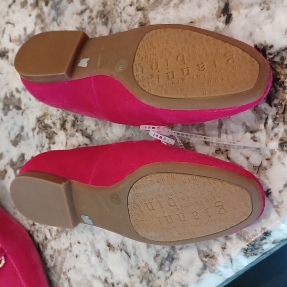 NEW Gianni Bini MacenTwo Bit Buckle Velvet Flat Loafers Barbie PinkSZ 5.5 - Picture 14 of 14